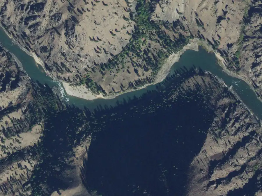 Aerial view of the river around mile 11.1, where Lower Lantz Bar is on river right