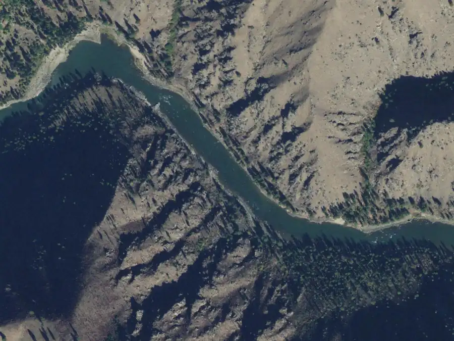 Aerial view of the river around mile 10.6, where Upper Lantz Bar is on river right